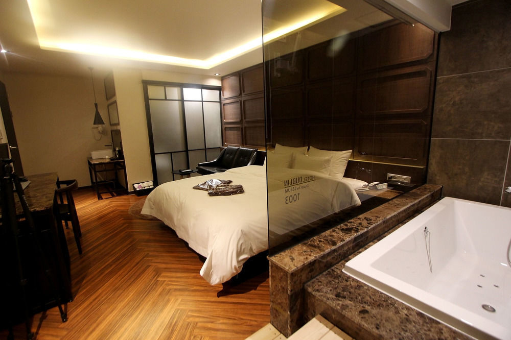 Dublin Hotel Busan Buitenkant foto