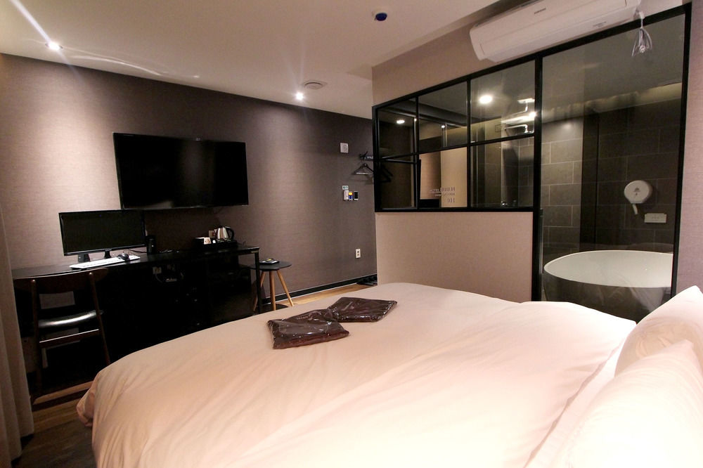 Dublin Hotel Busan Buitenkant foto